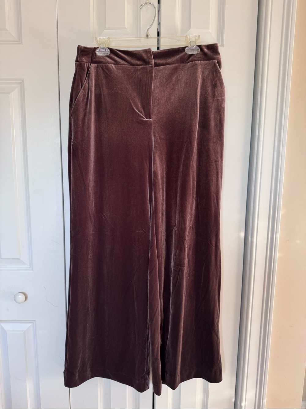 sofia by sofia vergara Wide-Leg Velvet Pants - Mauve Taupe